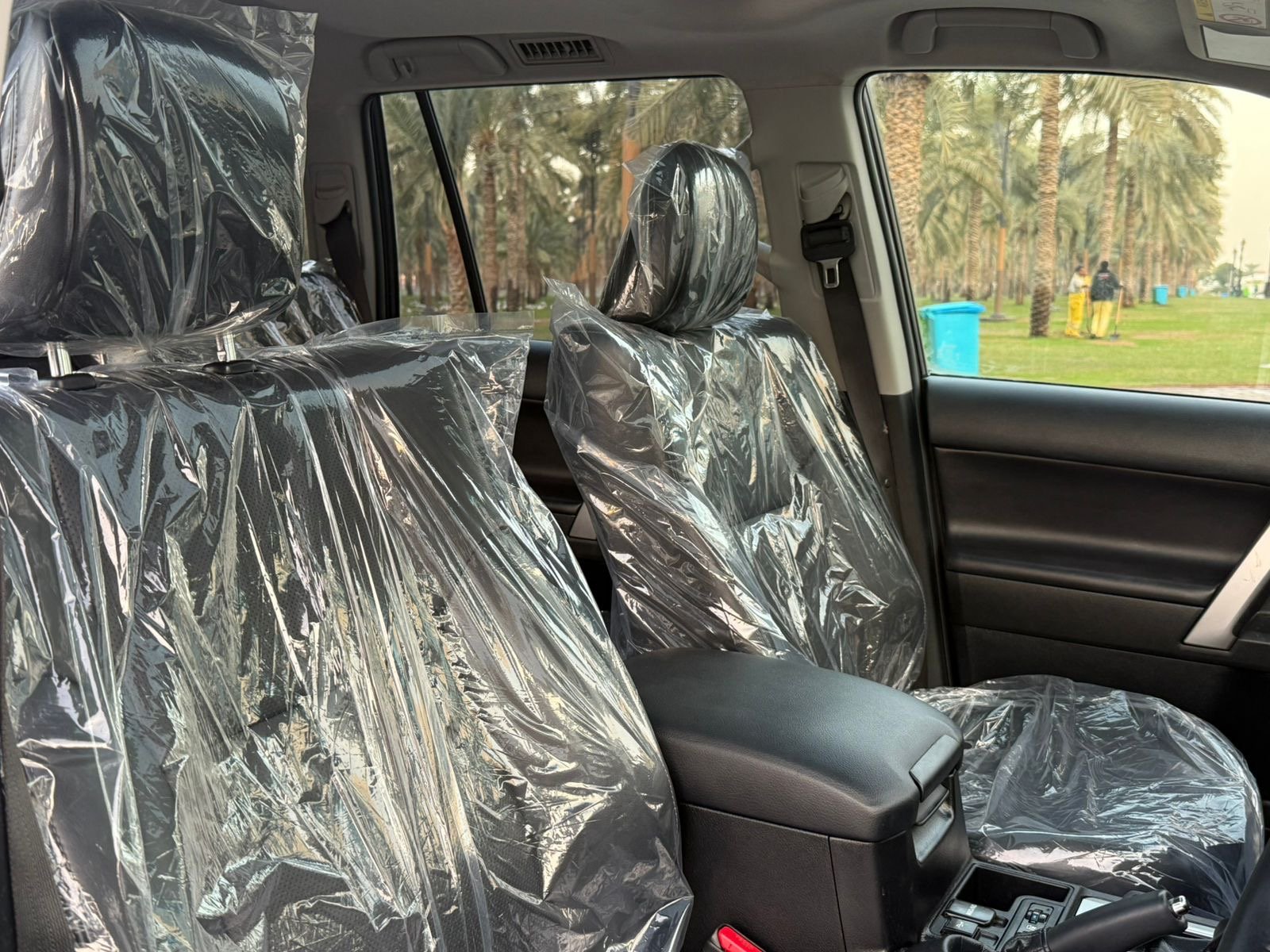 Land  Cruiser Prado VX 2022 White image